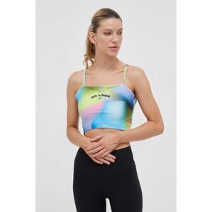 Top Reebok Classic za žene