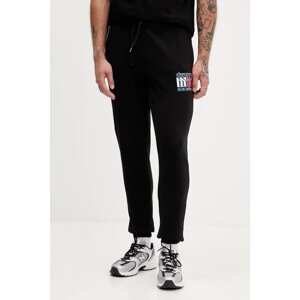 Pamučni donji dio trenirke Tommy Jeans boja: crna, s tiskom, DM0DM22094